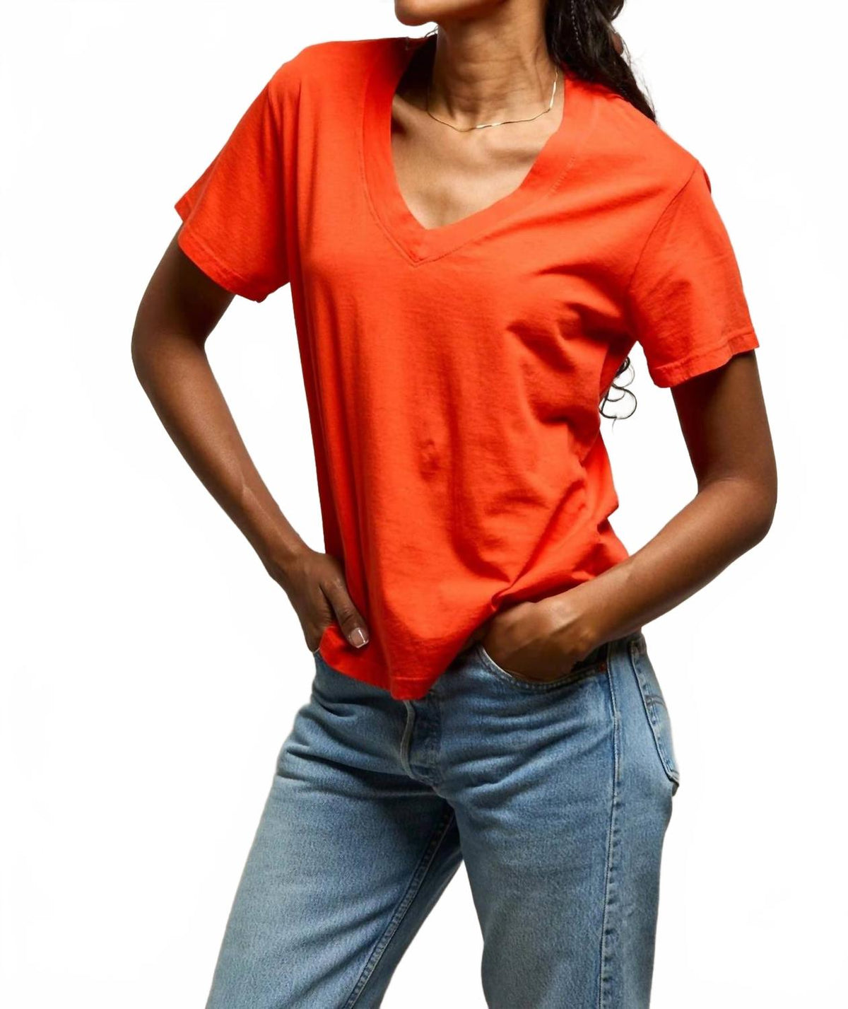 Hendrix V-Neck Tee In Tomato