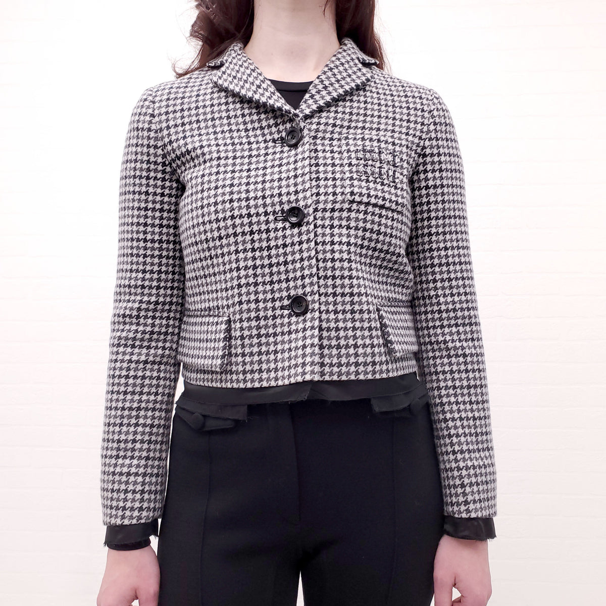MIU MIU CROPPED HOUNDSTOOTH BLAZER WITH LOGO - SIZE 36