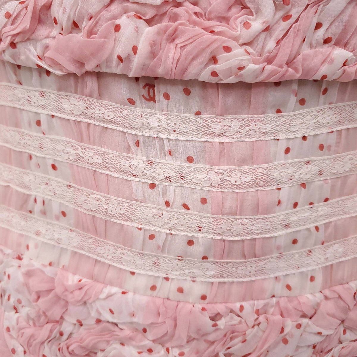 CHANEL S/S 2002 PINK POLKA DOT RUCHED PATTERNED DRESS WITH LACE AND LOGO DETAIL - SIZE 40