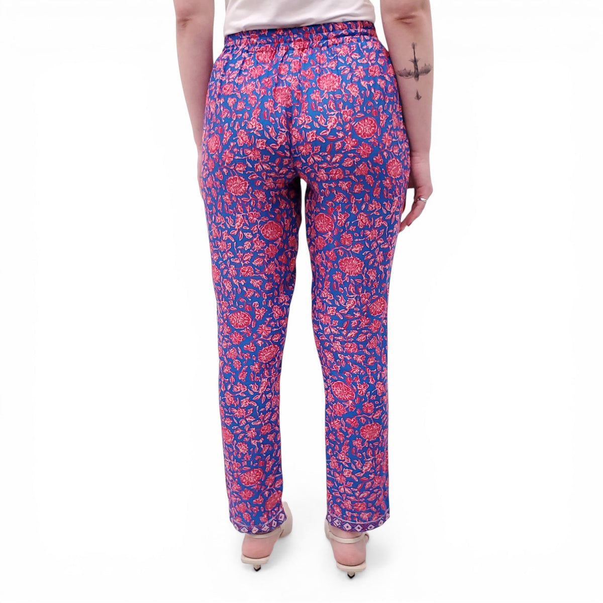 NATALIE MARTIN BLUE AND RED FLORAL RAYON PANTS - SIZE XS