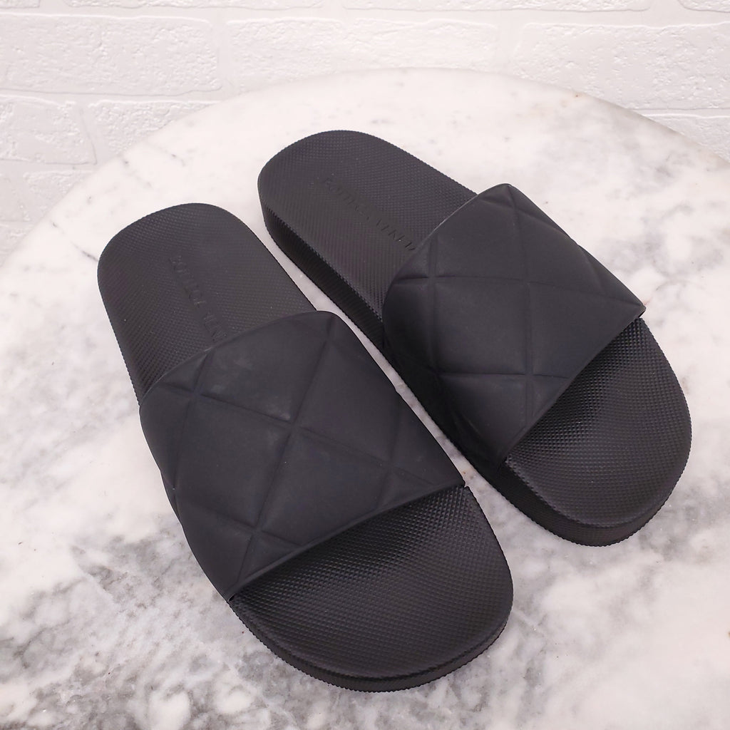 BOTTEGA VENETA BLACK SLIDES - SIZE 38