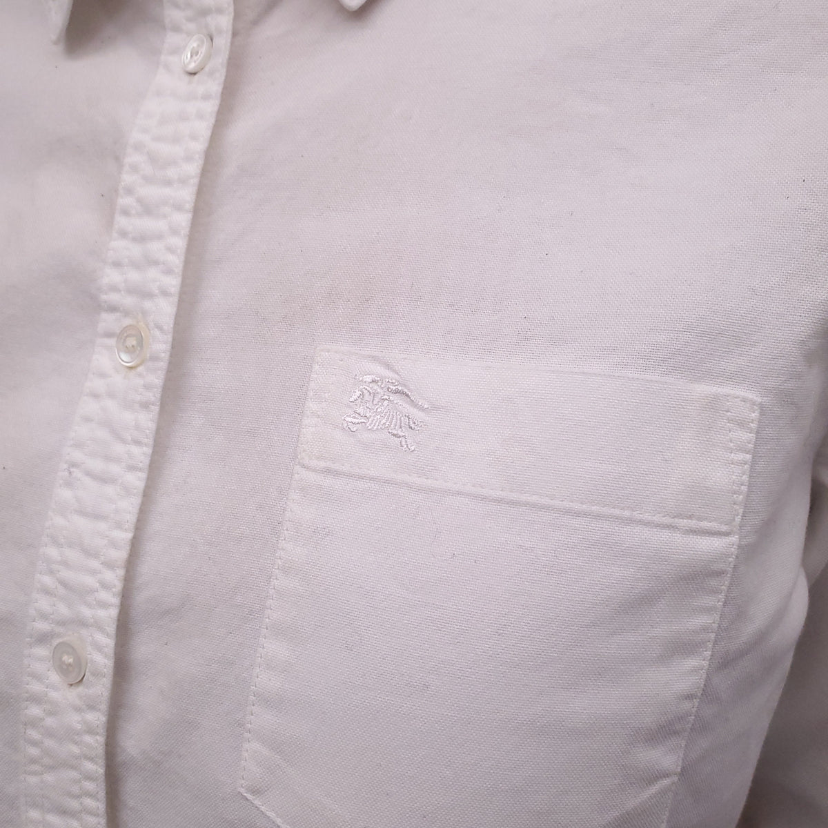 BURBERRY BRIT WHITE BUTTON UP BLOUSE - SIZE M