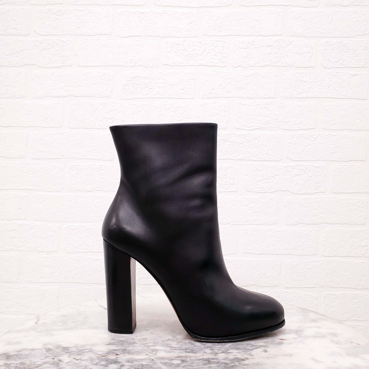 CELINE BLACK LEATHER BLOCK HEEL BOOTS - SIZE 40.5