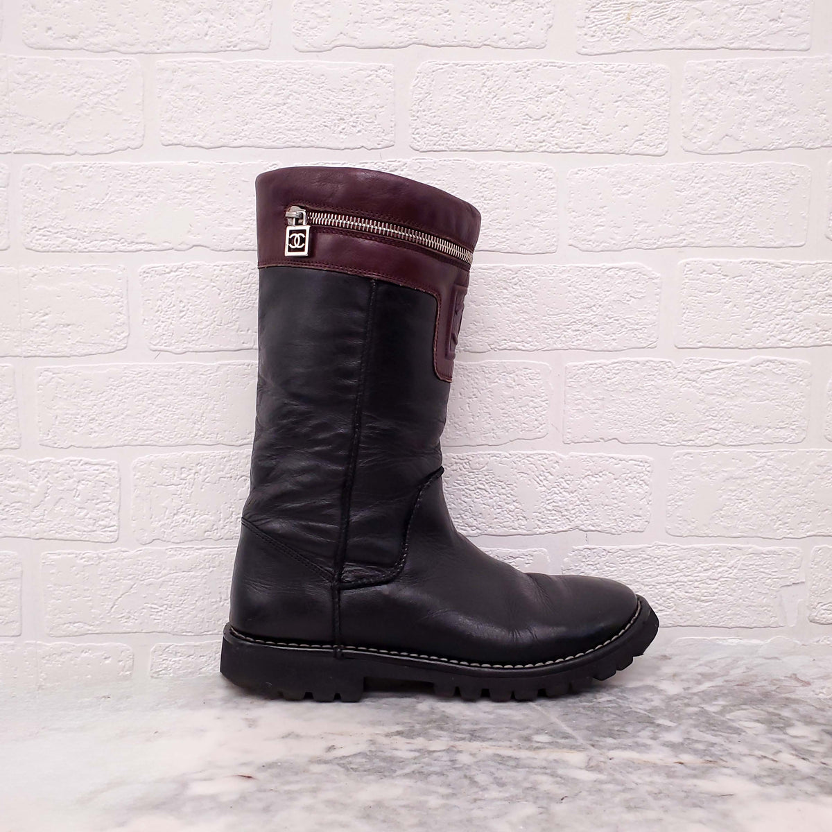 CHANEL BLACK AND BURGUNDY LOGO MOTORCYCLE BOOTS - SIZE 38