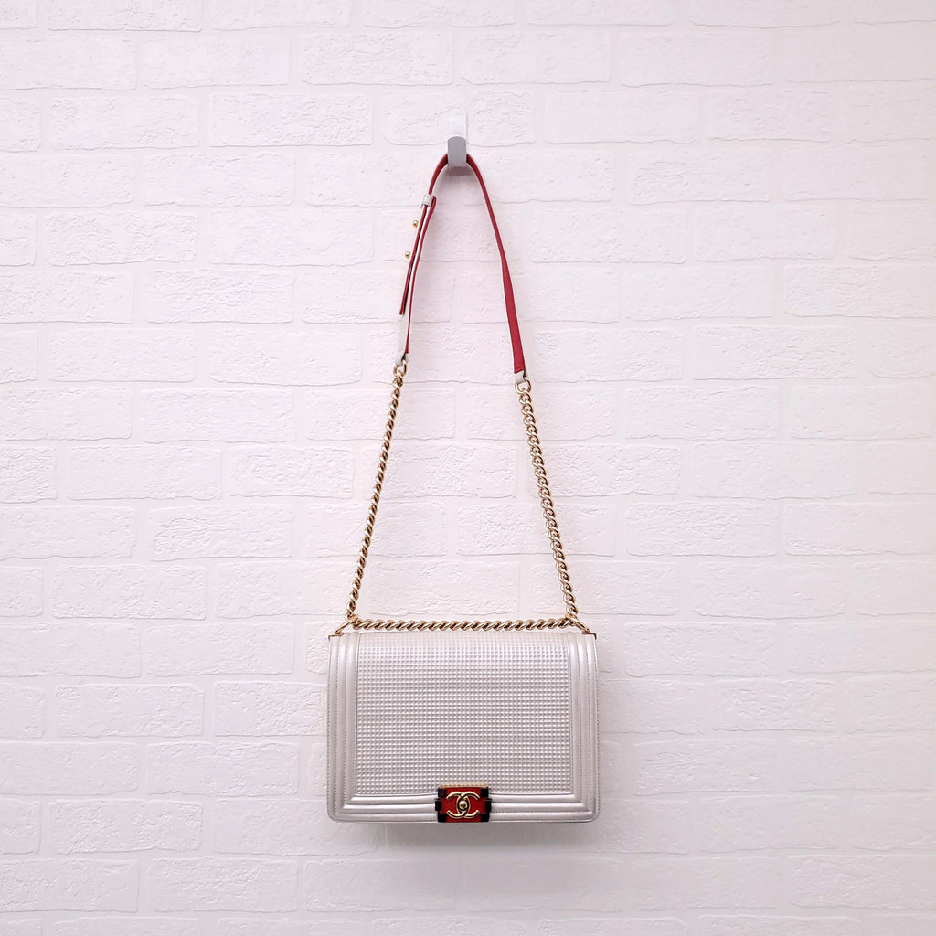 CHANEL CREAM AND RED CUBE BOY JUMBO FLAP BAG