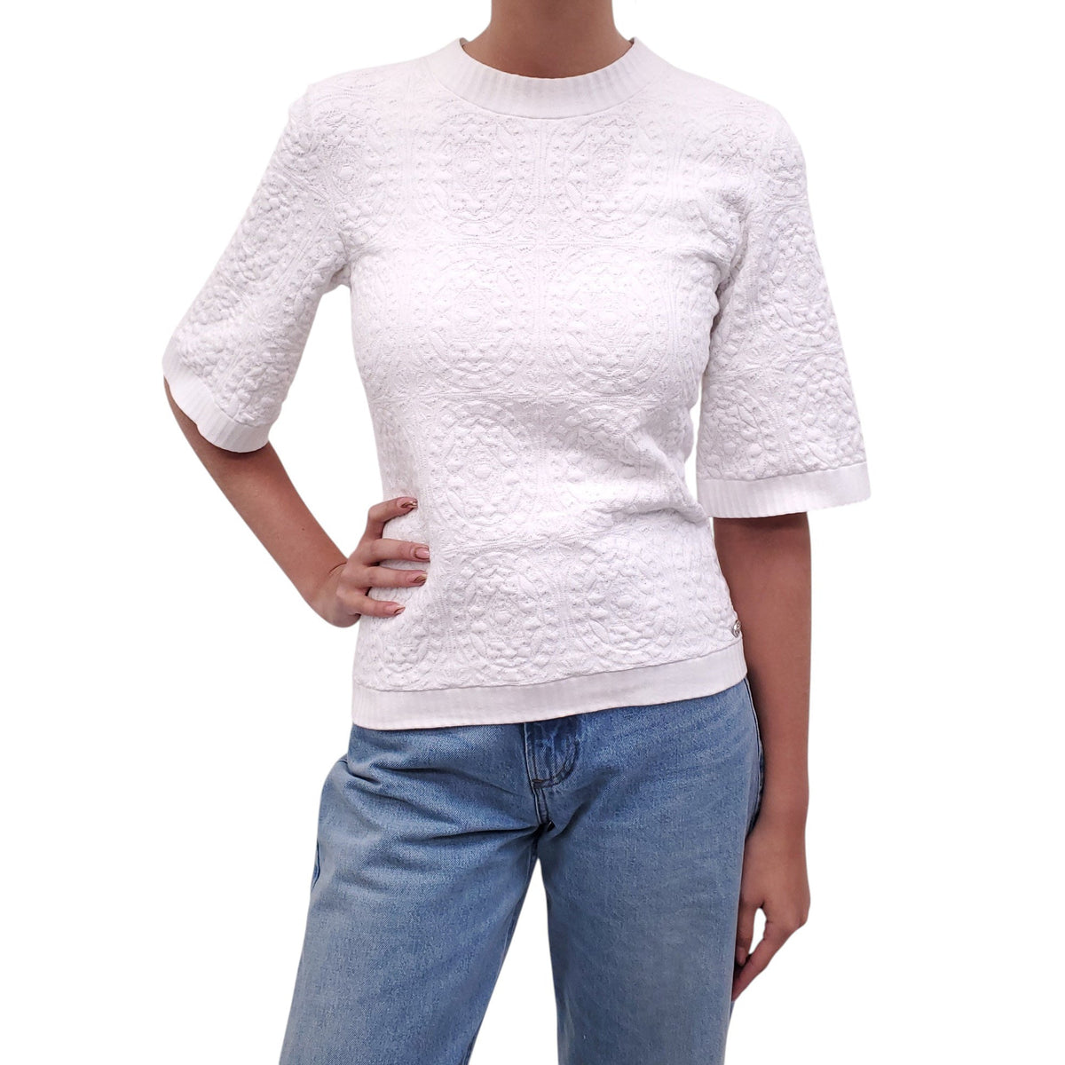 CHANEL WHITE EMBOSSED PATTERNED T-SHIRT - SIZE 36