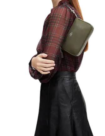 Coach Nolita 19