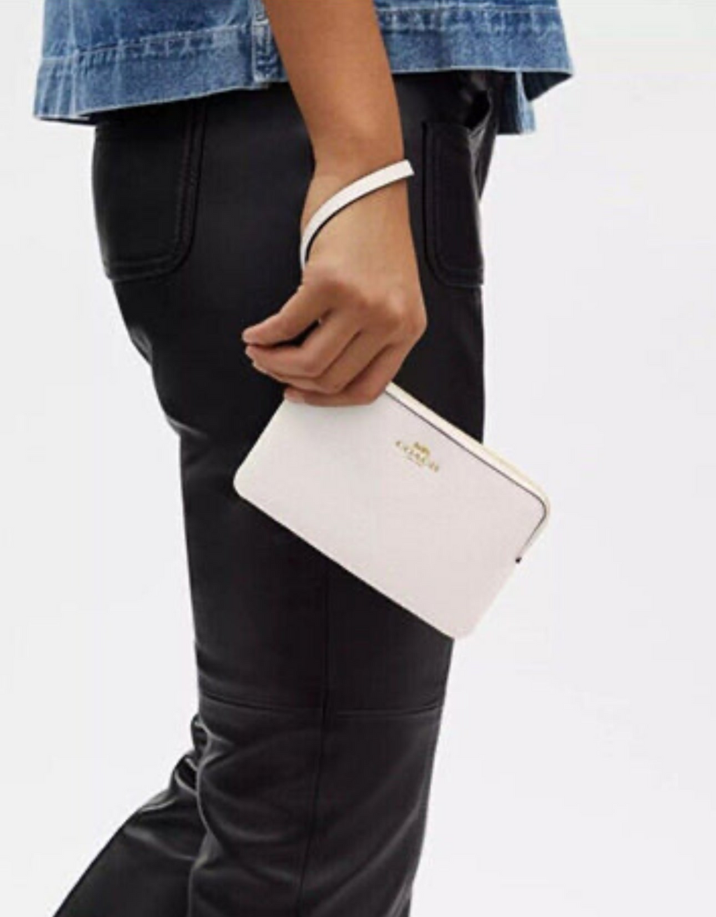 NWT Coach Large Corner zip Wristlet Wallet In Gold/Chalk