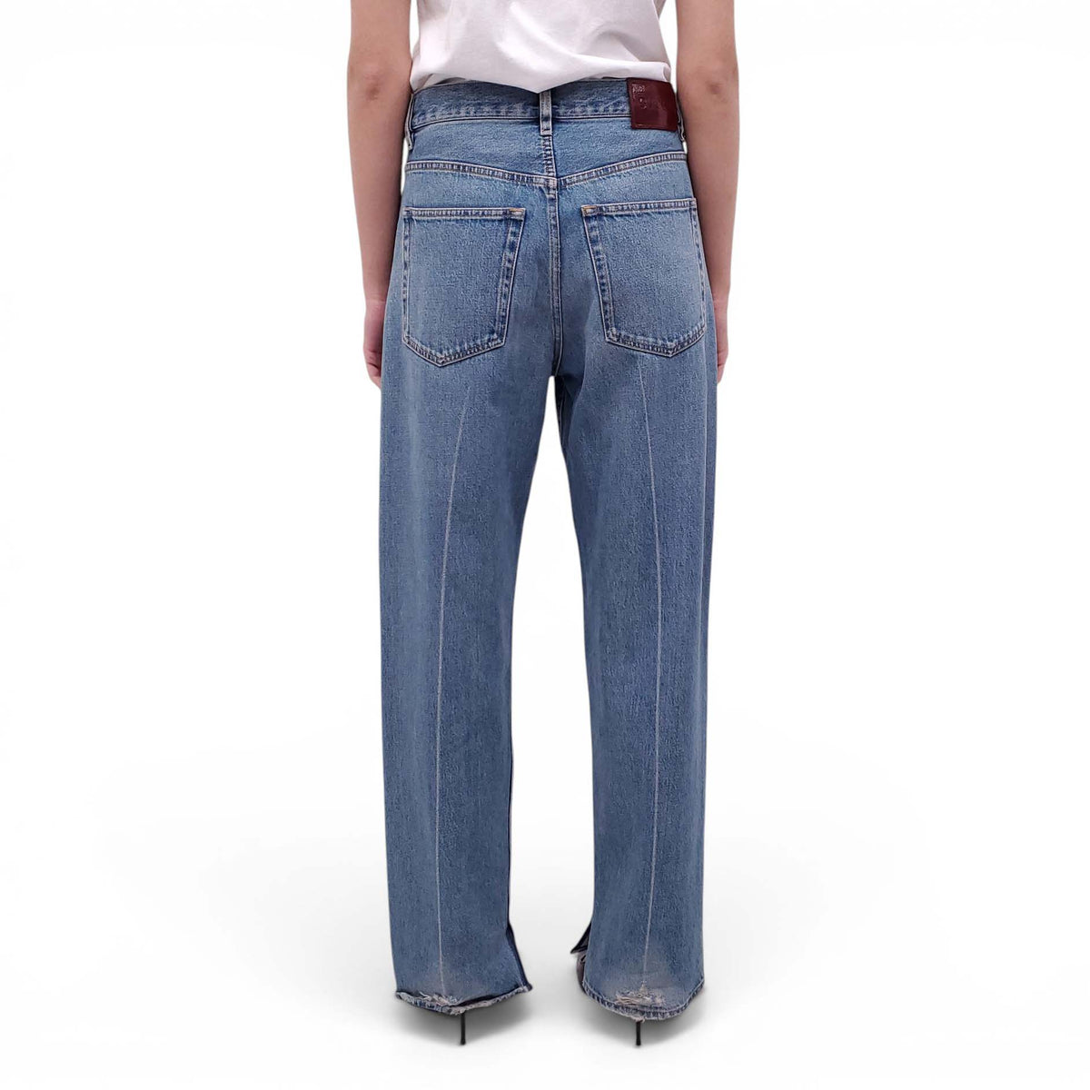 GUCCI MEDIUM WASH BOYFRIEND JEANS - SIZE 25