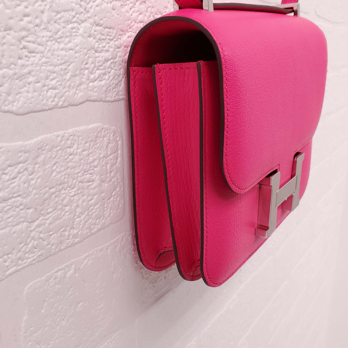 HERMÈS 'CONSTANCE 18 MINI MIROIR' IN CHEVRE ROSE POP