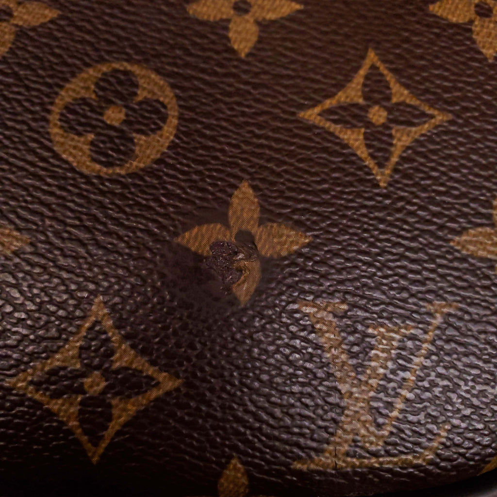 LOUIS VUITTON MONOGRAM ROLLING CARRY ON SUITCASE
