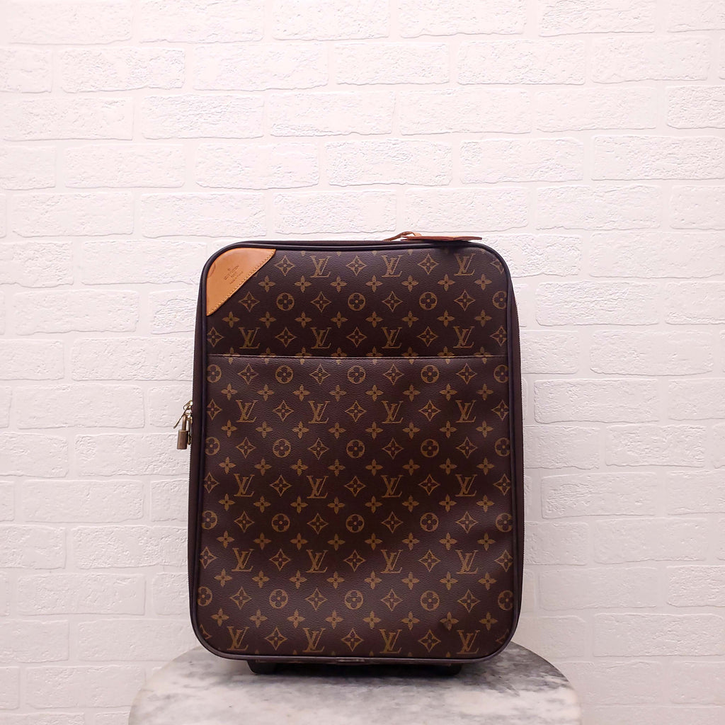 LOUIS VUITTON MONOGRAM ROLLING CARRY ON SUITCASE