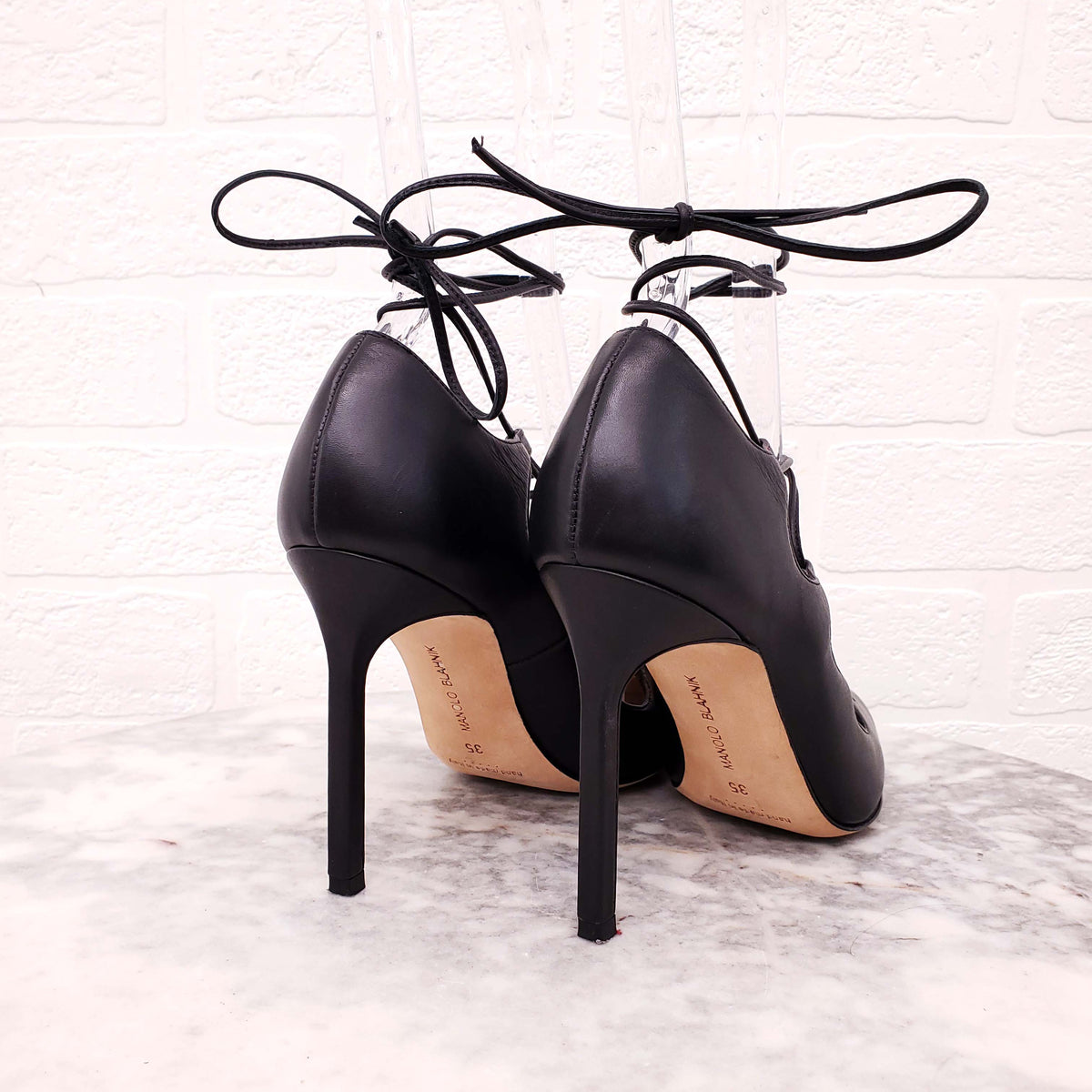 MANOLO BLAHNIK LACE UP HEELS - SIZE 35