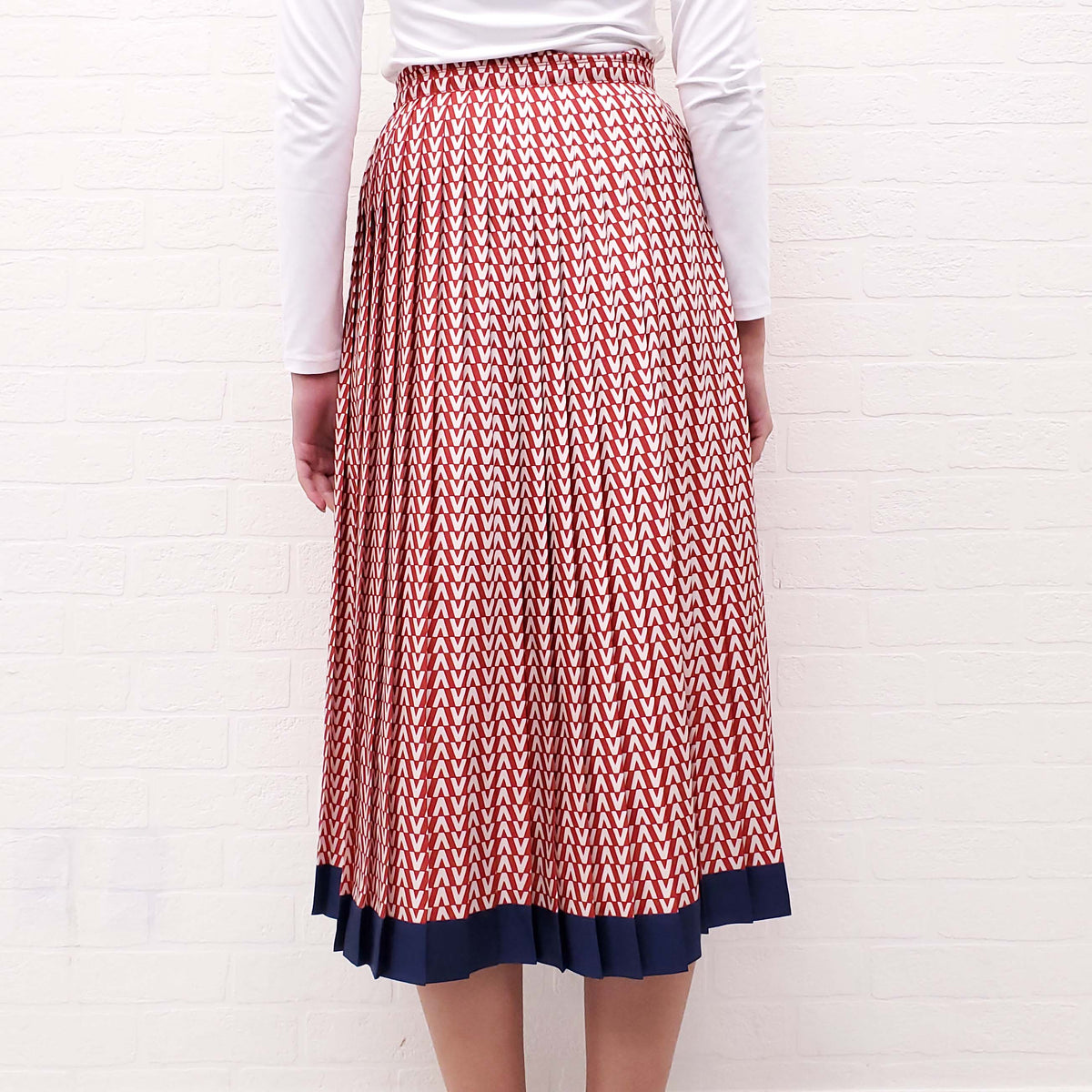 VALENTINO RED PLEATED LOGO SKIRT - SIZE 2
