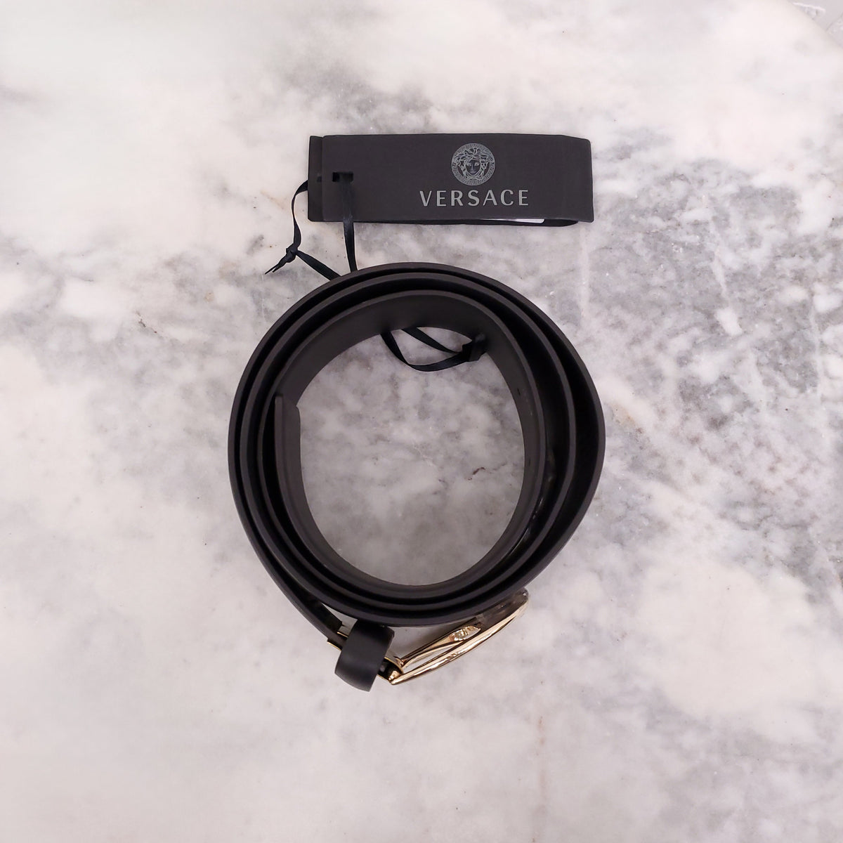 VERSACE BLACK AND BLUE LEATHER PRINTED LOGO BELT - SIZE 95